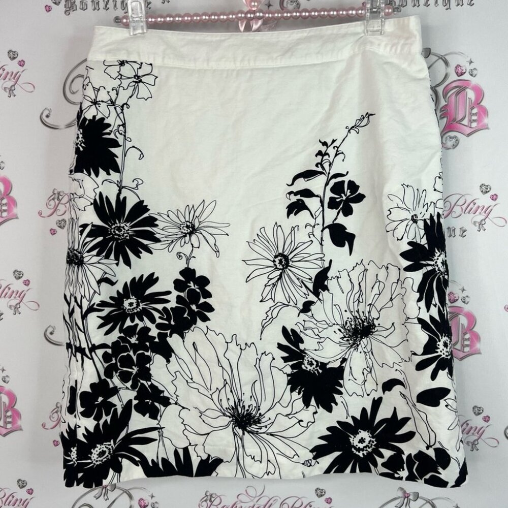Van huesen studio skirt color block flower Floral Black White Women's Skirt